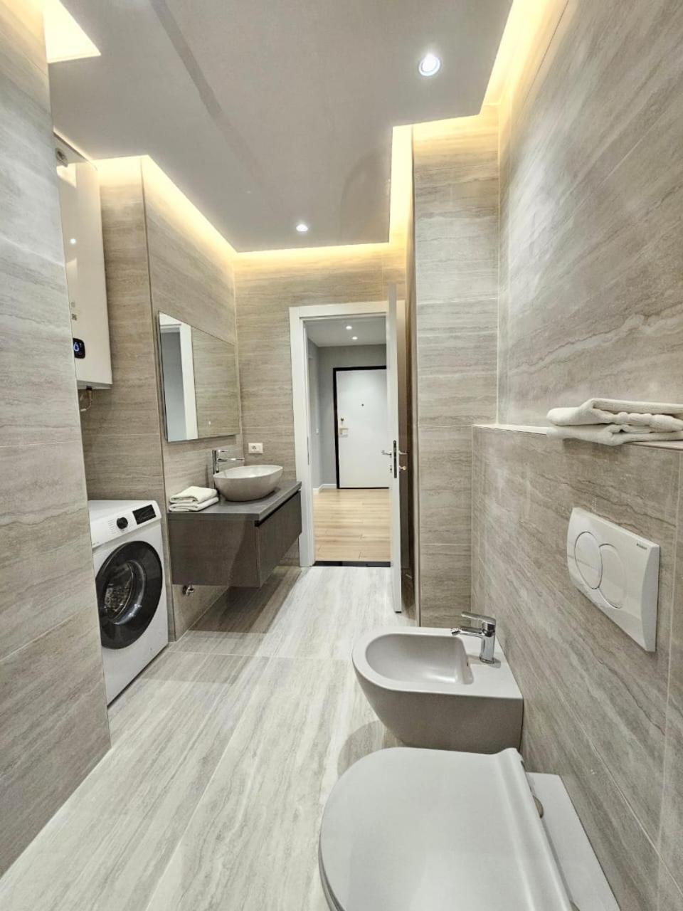 Miku Apartment-Modern 2Bedroom In Prime Location Tirana Exterior foto
